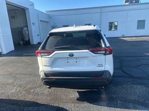Used 2024 Toyota RAV4 XLE AWD/4WD image 6
