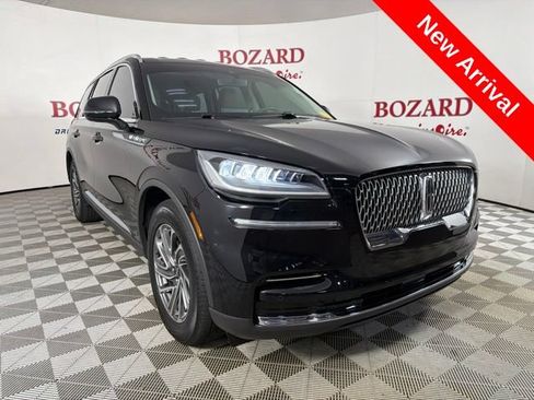 Used 2023 Lincoln Aviator 2WD w/ Class IV Trailer Tow Package image 1