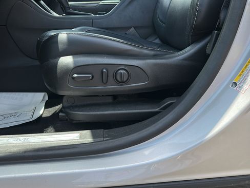 Used 2019 GMC Acadia SLT FWD image 10