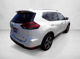 Used 2018 Nissan Rogue SL FWD video 4