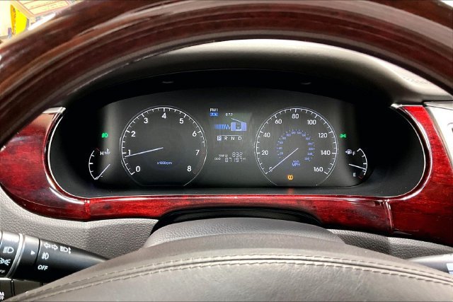 Used 2012 Hyundai Equus Signature RWD image 15