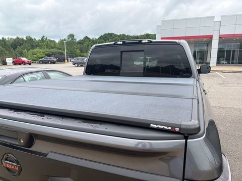 Used 2021 Nissan Titan PRO-4X w/ Pro-4x Convenience Package AWD/4WD image 16
