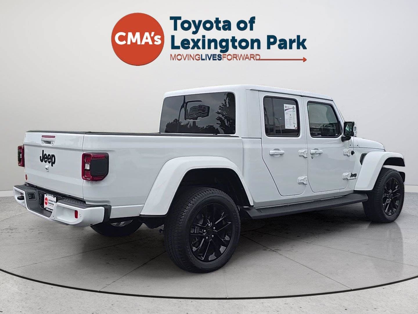 Used 2023 Jeep Gladiator Overland AWD/4WD image 5