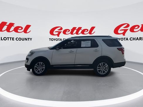 Used 2018 Ford Explorer XLT w/ Equipment Group 202A image 5
