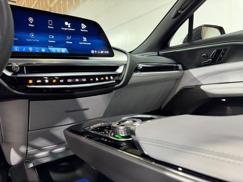 Certified 2024 Cadillac Lyriq Luxury RWD image 40