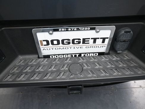 Used 2021 Nissan Titan PRO-4X w/ Pro-4x Convenience Package image 18