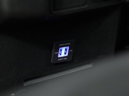 Used 2025 Toyota Tacoma SR5 image 30