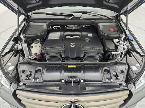 New 2026 Mercedes-Benz GLS 580 4MATIC image 12