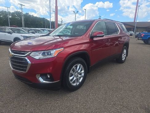 Used 2019 Chevrolet Traverse LT AWD/4WD image 3