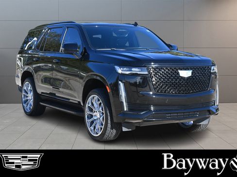 Used 2024 Cadillac Escalade Premium Luxury image 3