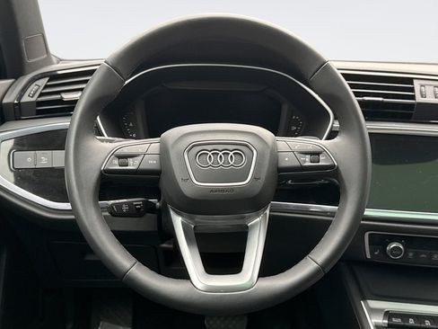Used 2025 Audi Q3 2.0T Premium image 12