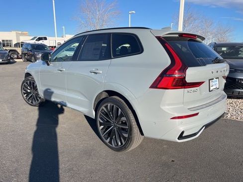 New 2026 Volvo XC60 B5 Ultra w/ Climate Package image 2