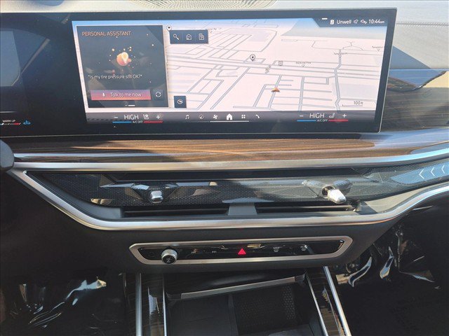 Used 2026 BMW X7 xDrive40i w/ Premium Package AWD/4WD image 16