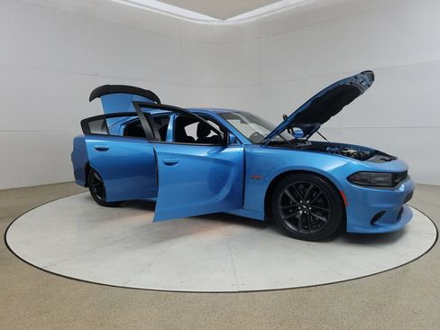 Used 2019 Dodge Charger Scat Pack RWD image 16