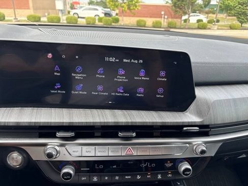 Certified 2024 Kia Telluride EX w/ EX Captain's Chair Package FWD image 13