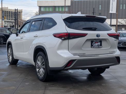 Used 2023 Toyota Highlander Platinum image 7