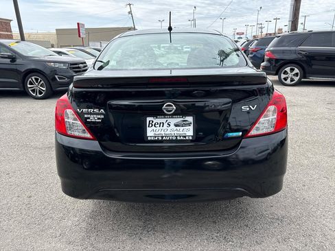 Used 2016 Nissan Versa SV FWD image 7