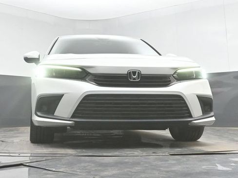 Used 2023 Honda Civic Touring image 42