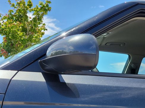 Used 2023 Kia Soul LX w/ LX Technology Package image 9