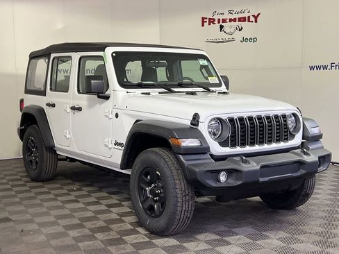 Used 2026 Jeep Wrangler Sport AWD/4WD image 2