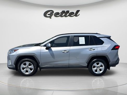 Used 2020 Toyota RAV4 XLE w/ Convenience Package FWD image 8