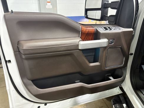 Used 2022 Ford F350 King Ranch w/ Chrome Package image 25