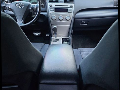 Used 2011 Toyota Camry SE image 37