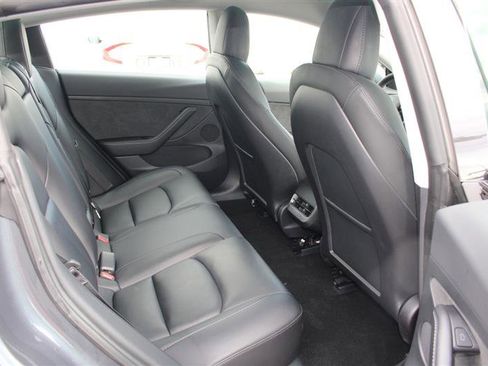 Used 2023 Tesla Model 3 Standard Range image 15