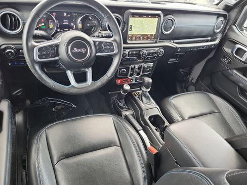 Used 2022 Jeep Wrangler Unlimited Rubicon 4xe w/ Cold Weather Group AWD/4WD image 12