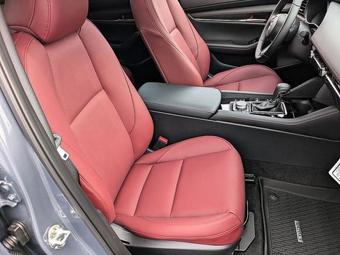 New 2026 MAZDA MAZDA3 Carbon image 32