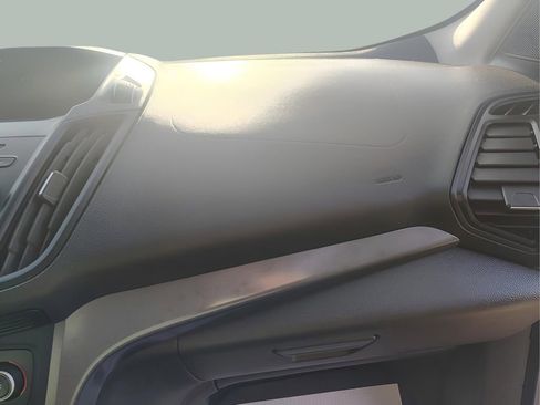 Certified 2018 Ford Escape SE image 33