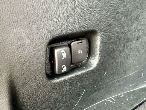 Certified 2019 Ford Edge Titanium w/ Cold Weather Package image 16