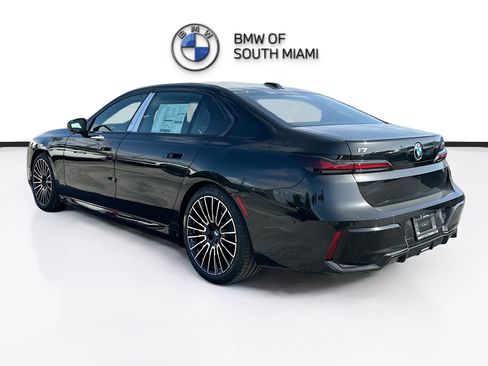 New 2026 BMW i7 xDrive60 w/ Executive Package image 4