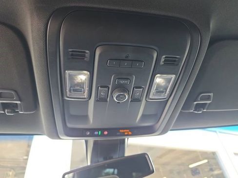 Certified 2022 GMC Yukon SLT w/ SLT Luxury Package image 7