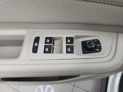 New 2026 Volkswagen Atlas SE FWD image 9