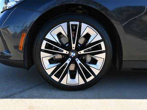 Used 2024 BMW 530i image 30