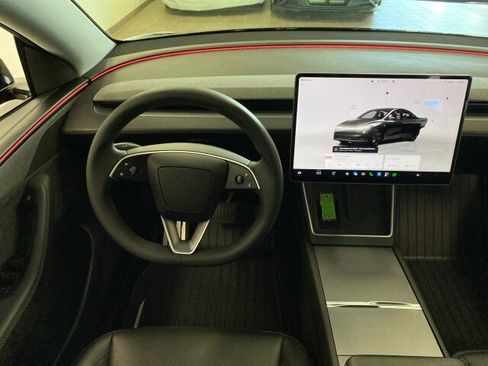Used 2026 Tesla Model Y 2WD image 11