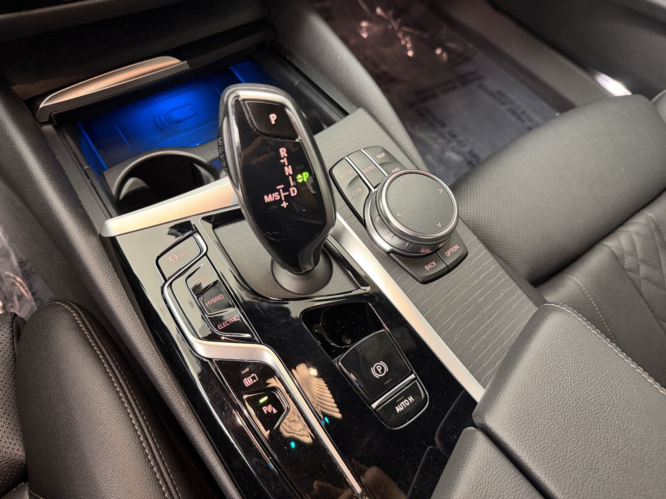 Certified 2023 BMW 530e w/ Convenience Package RWD image 18