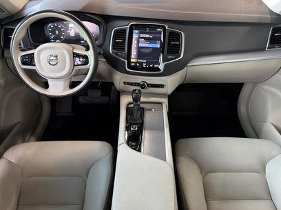 Used 2022 Volvo XC90 T5 Momentum w/ Protection Package