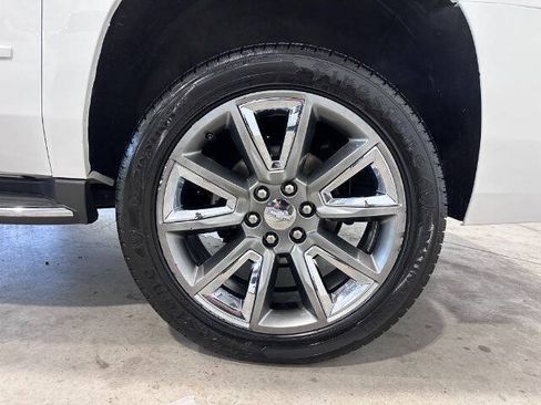 Used 2015 Chevrolet Suburban LTZ AWD/4WD image 11