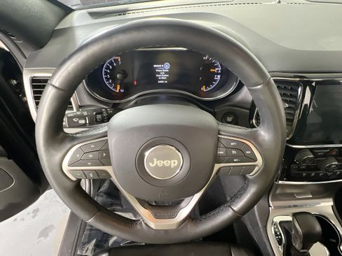 Used 2021 Jeep Grand Cherokee Laredo X image 11