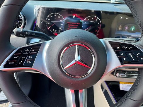 New 2026 Mercedes-Benz GLB 250 4MATIC image 12