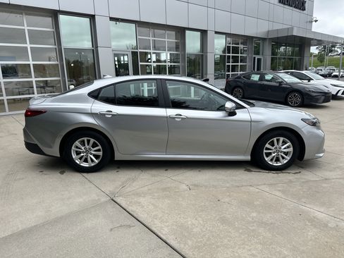 Certified 2025 Toyota Camry LE FWD image 10