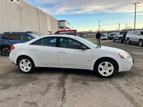 Used 2009 Pontiac G6 Sedan w/ Preferred Package image 7