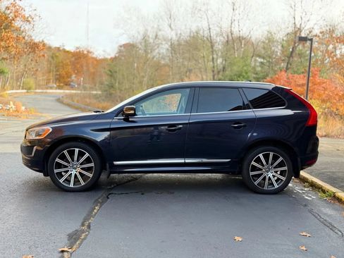 Used 2017 Volvo XC60 T6 Inscription w/ Climate Package AWD/4WD image 11