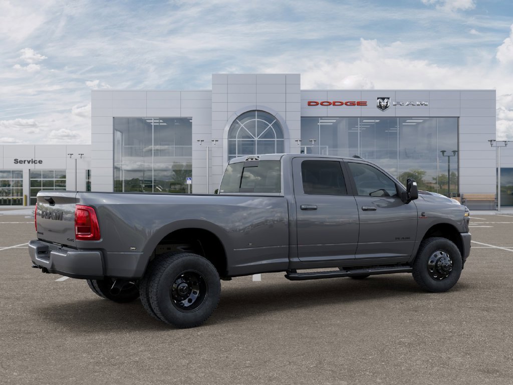 New 2027 RAM 3500 Laramie AWD/4WD image 4