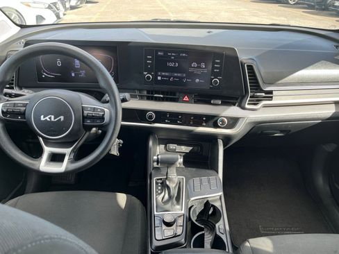Used 2023 Kia Sportage LX image 32