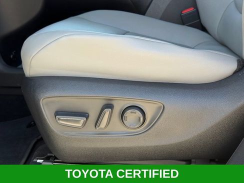 Certified 2026 Toyota Sienna XLE FWD image 7