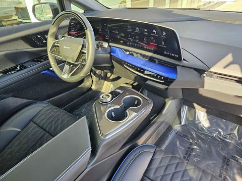 New 2026 Cadillac Optiq V image 10