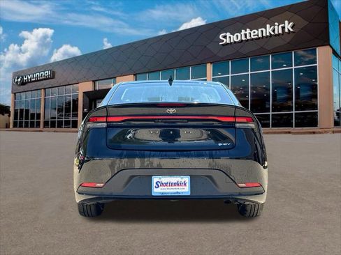 Used 2024 Toyota Prius LE image 7